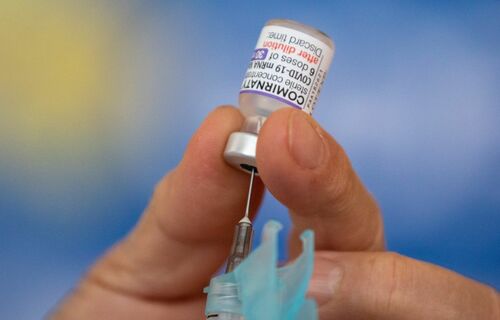 Nova vacina contra a COVID-19 chega à população em 15 dias, trazendo esperança e cautela