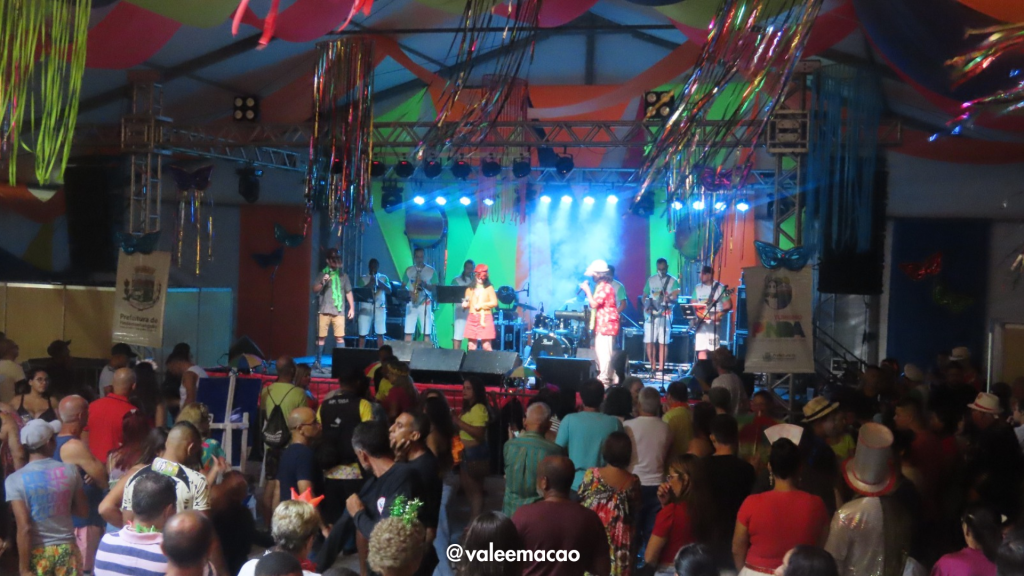 Compositores se reúnem em Pindamonhangaba para o 18° Festival de Marchinhas Carnavalescas, celebrando a tradição e a criatividade do carnaval brasileiro