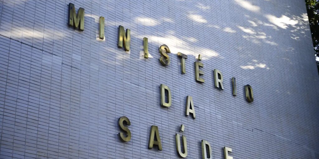 Brasil recebe lote de medicamento para tratar câncer de mama no SUS