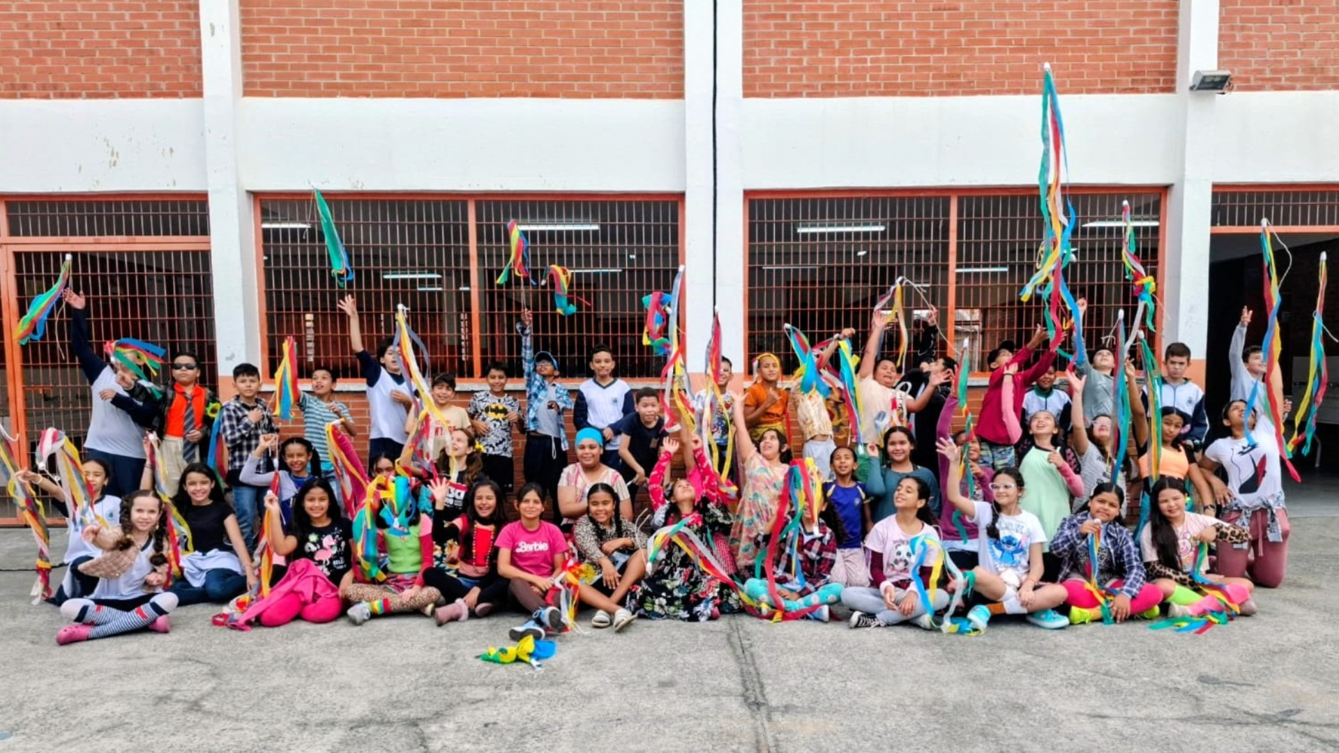 Escola Municipal Professor Joaquim Pereira da Silva encerra projeto “Minhas Memórias” com Aula da Saudade
