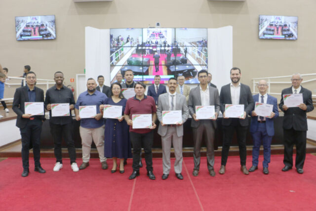 Câmara de Pindamonhangaba reúne pastores, músicos e convidados em solenidade que comemorou o ‘Dia do Músico Evangélico’