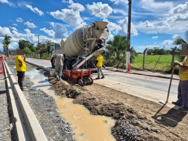 Av. Theodorico Cavalcante de Souza recebe lançamento de guias e sarjetas 01
