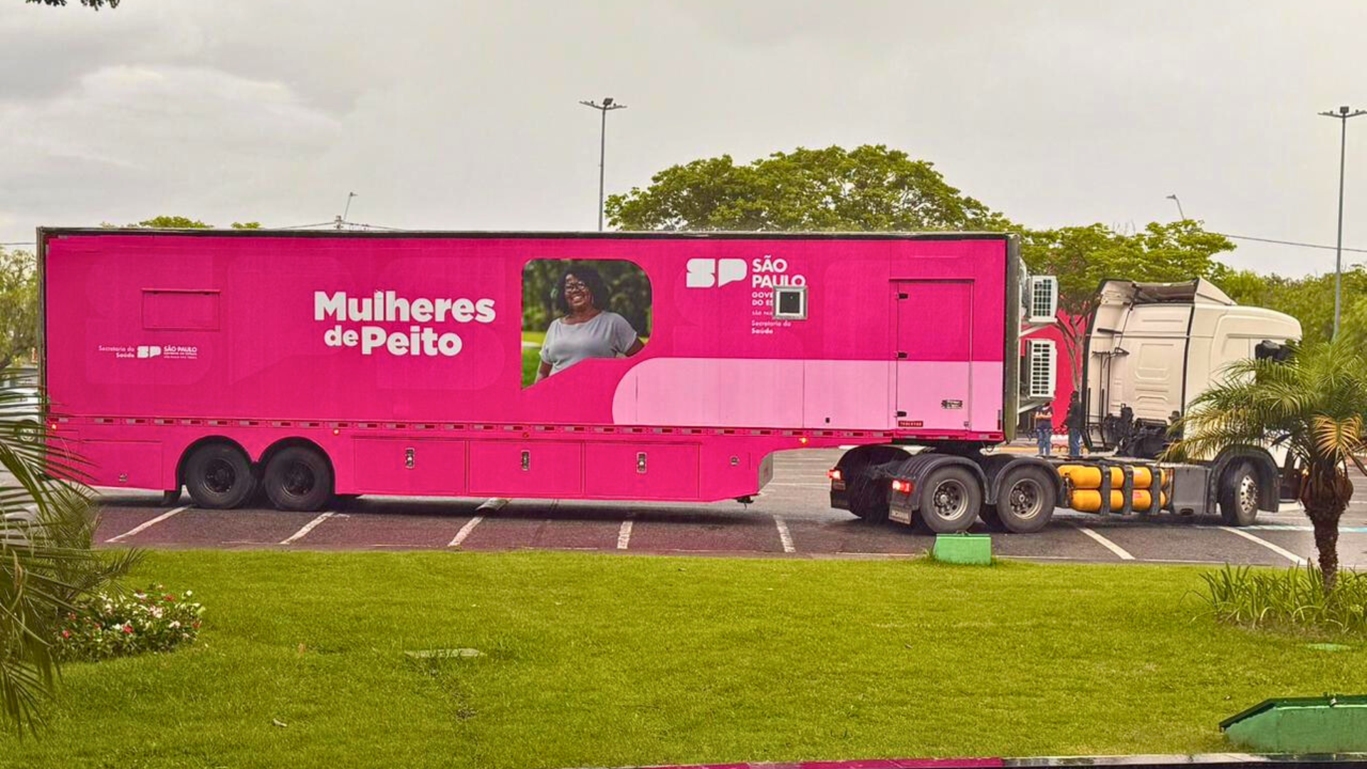 Carreta da Mamografia Chega a Pindamonhangaba