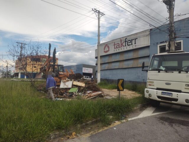 Limpeza, jardinagem e poda avançam com foco no Jardim Eloyna e Cidade Nova 01