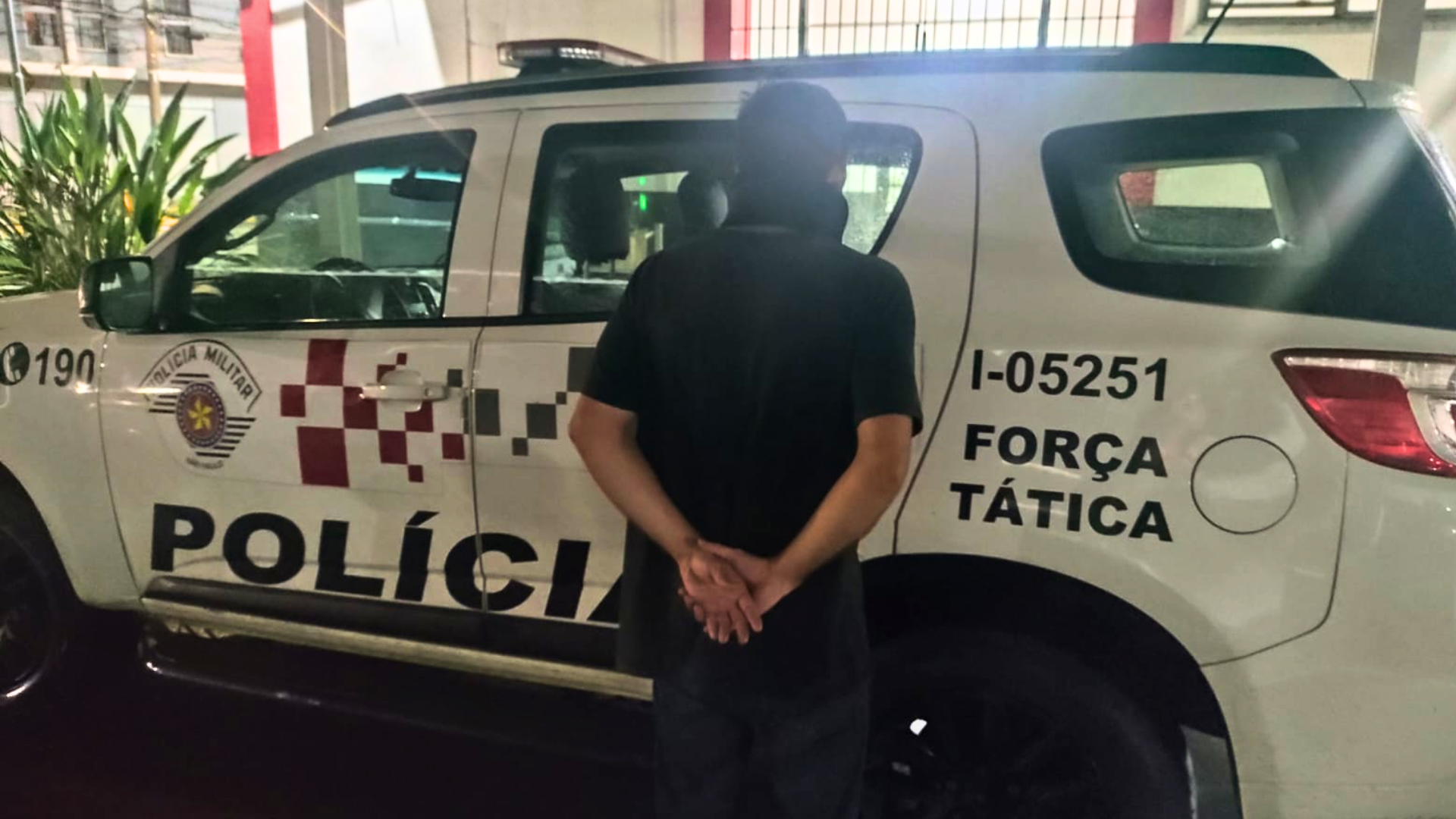 PM Prende Foragido da Justiça no Bairro Maricá de Pindamonhangaba