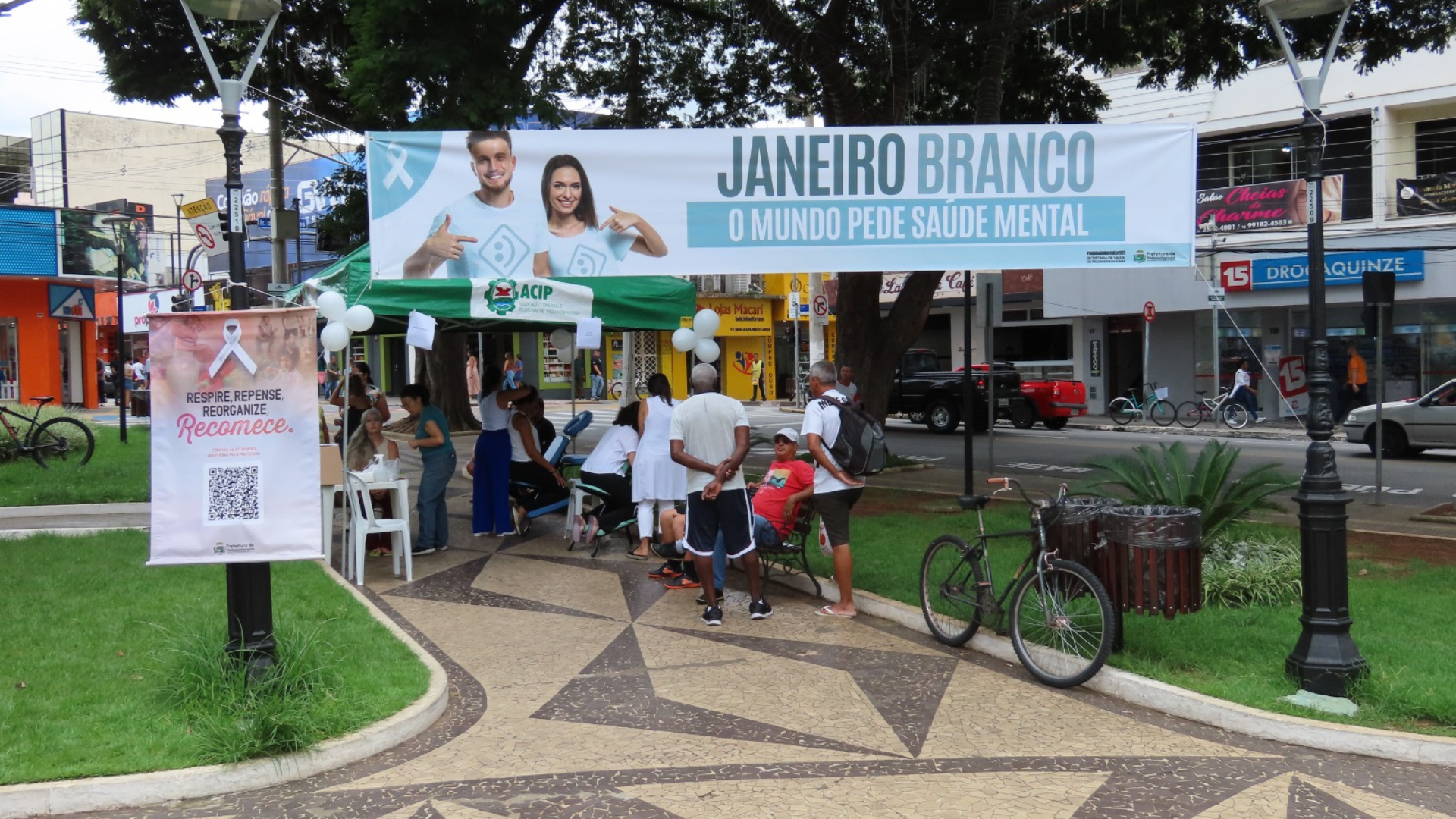 Secretaria de Saúde promove ação do Janeiro Branco com atividades de cuidado e bem-estar na Praça Monsenhor Marcondes