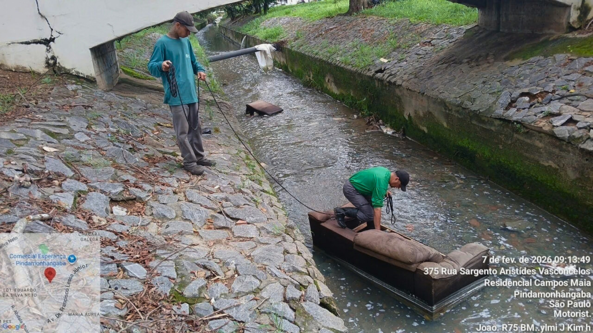 Prefeitura realiza limpeza completa no córrego do Campos Maia e reforça prevenção contra alagamentos