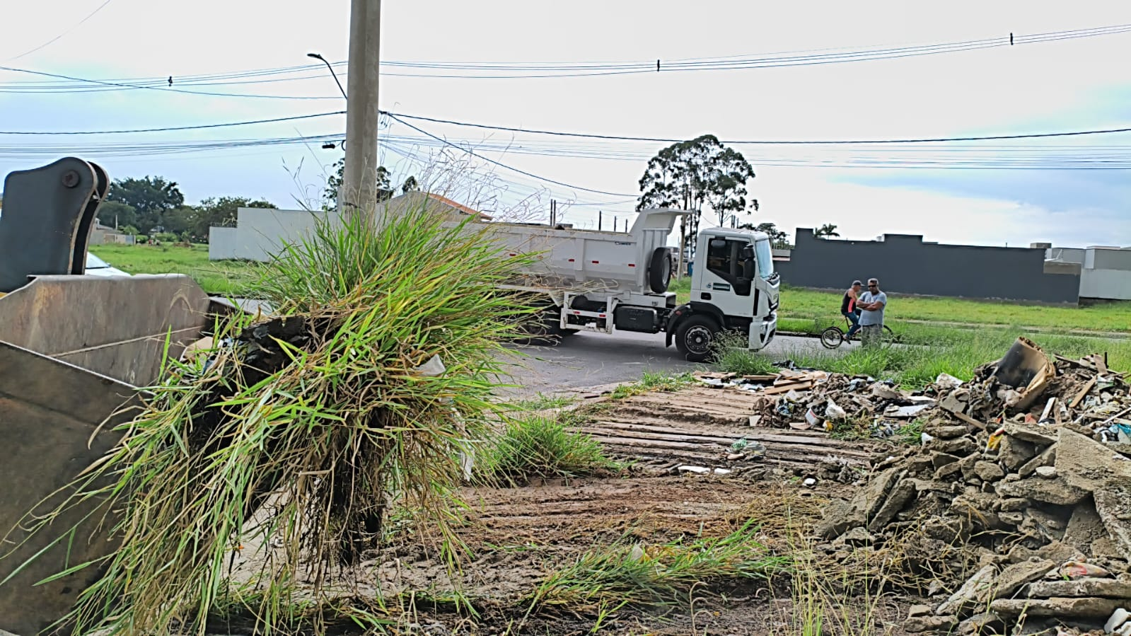 Mesmo com chuvas intensas, Prefeitura mantém frentes de trabalho por toda a cidade