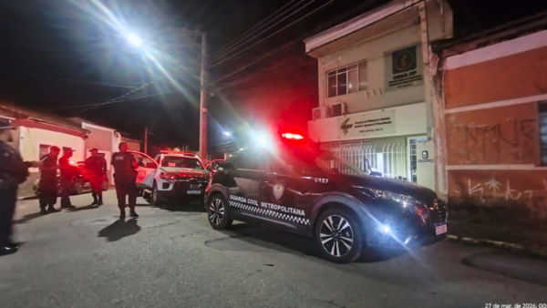 Ação rápida da GCM flagra e prende elementos furtando fios