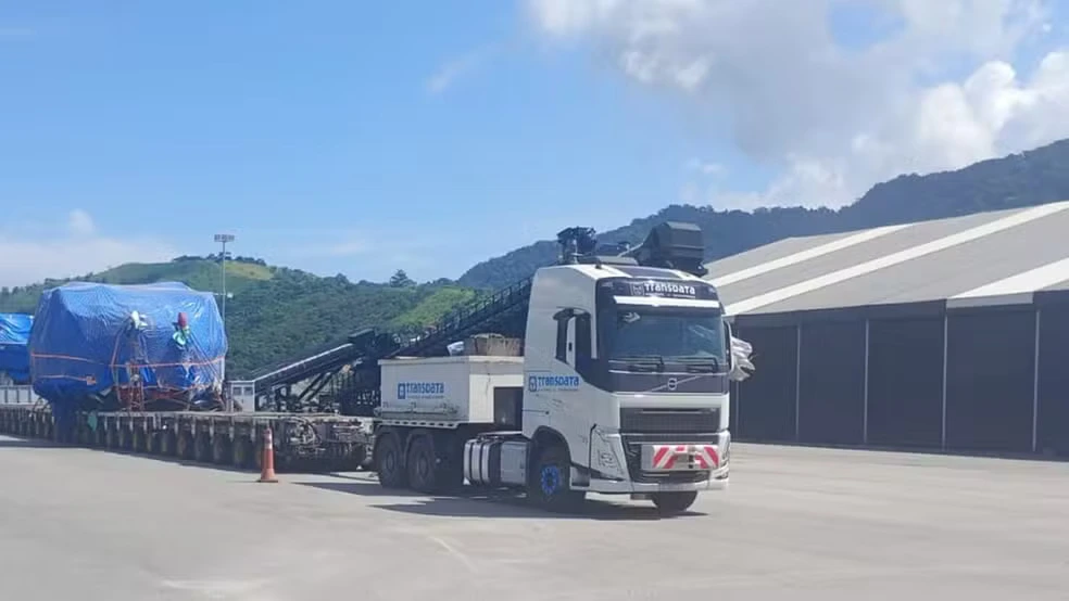 carga especial de 366 toneladas